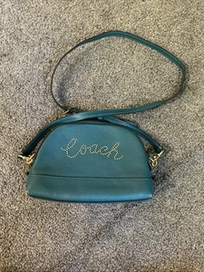 Coach Umhängetasche Nieten Schriftzug Tasche Viridian Green Teal Gold - Bild 1 von 4