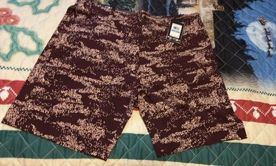 Under Armour Storm Men's Size 36 Black UA Golf 9" Printed Stretch Shorts Berry - Image 1 of 4