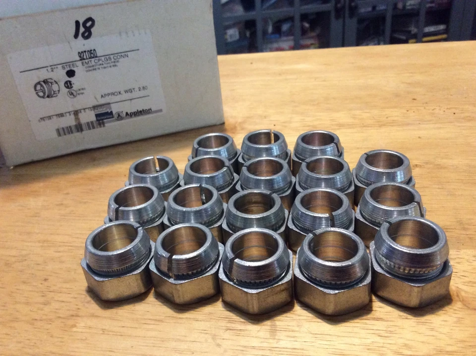 APPLETON 96T050 1/2" COMPRESSION RING Connector Lot of 18 - Image 1 of 4