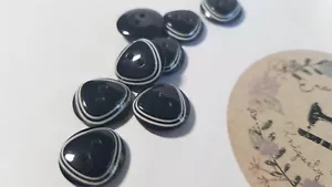 Elegant vintage/retro 2 hole button new 9pcs, 14.7 mm dia., colour:black n`white - Picture 1 of 9