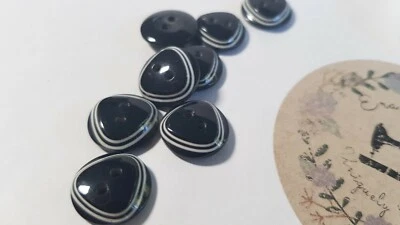 Elegant vintage/retro 2 hole button new 9pcs, 14.7 mm dia., colour:black n`white - Image 1 of 4