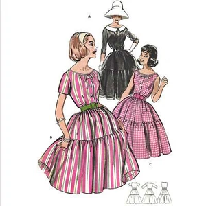 "Vestido con volantes vintage de los años 60, escote fruncido - busto = 31 1/2"" (80 cm)" - Imagen 1 de 2