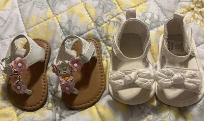 NEW Infant Baby Girl Summer Sandals White & Flowers 0-3 Month Size 2 - Image 1 of 4