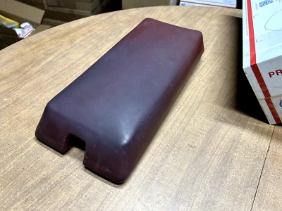 Jeep Cherokee XJ 1984-1996 - reposabrazos consola central tapa - rojo granate sólido Foto 1 de 4