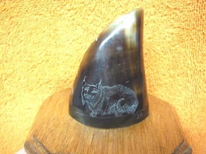ak-moose-109) GENUINE MOOSE HOOF Lynx etched display Alaskan Eskimo art signed - Picture 1 of 2