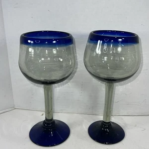 Bicchiere calice vino base bordo blu cobalto soffiato a mano messicano vintage 7,75" set 2 pesanti - Foto 1 di 7