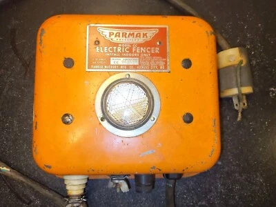 VINTAGE INDUSTRIAL PARMAK MODEL CC ELECTRIC FENCER ORANGE Tested Works 110V 60C - Image 1 of 4