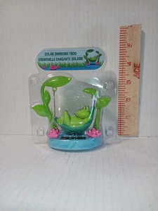 solartänzer Frosch schwingt auf Schaukel neu im Paket - Bild 1 von 2
