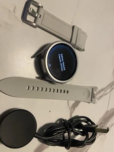 Samsung Galaxy Watch6 Classic 47 mm BT/Wi-Fi uniquement argent - Photo 1 sur 7