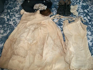 Antica testa di moro 32" vestiti bambola - completo - vestito cappello scarpe fiori - Foto 1 di 18