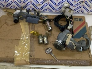 Nissan Z32 300ZX Twin Turbo VG30DETT Full Key Set w/ Ignition Used Japan - Picture 1 of 9