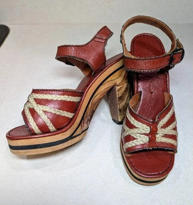 Sandalias con plataforma de cuero de madera vintage años 70 6 Foto 1 de 4