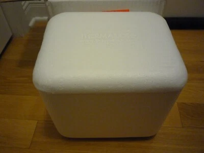 THERMALOK insulated cooler and shipping box 8 x 6 x 7" interior, used once - Image 1 of 4