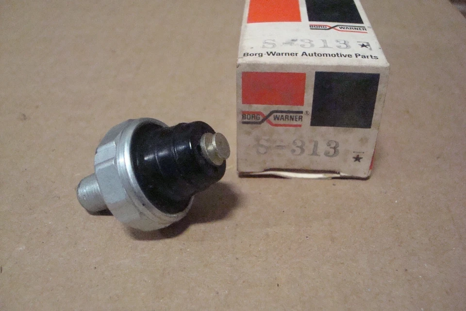 1956-64 STUDEBAKER,PACKARD & REO OIL PRES SWITCH; REPL 1539898; NORS BWD# S-313 - Image 1 of 1