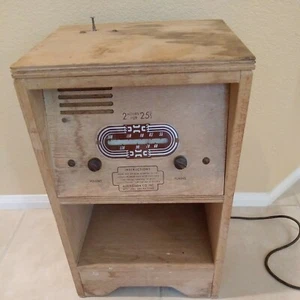 Antique Vintage Aldingson Co 25 Coin Operated Tube Radio End Table Powers On - Picture 1 of 7