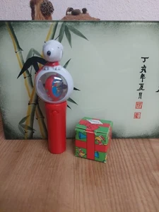 2 süße Snoopy Spielzeug Ein Finger Pop Up ein Spinner mit Lichtern - Bild 1 von 4