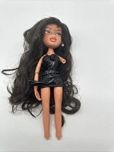 Bratz Kylie Jenner Day Fashion Doll Y2K Shoes Dress Earrings Missing arm, Shoes - Picture 1 of 6