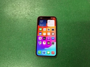 Apple iPhone 13 128GB Unlocked (Product) RED - Afbeelding 1 van 3