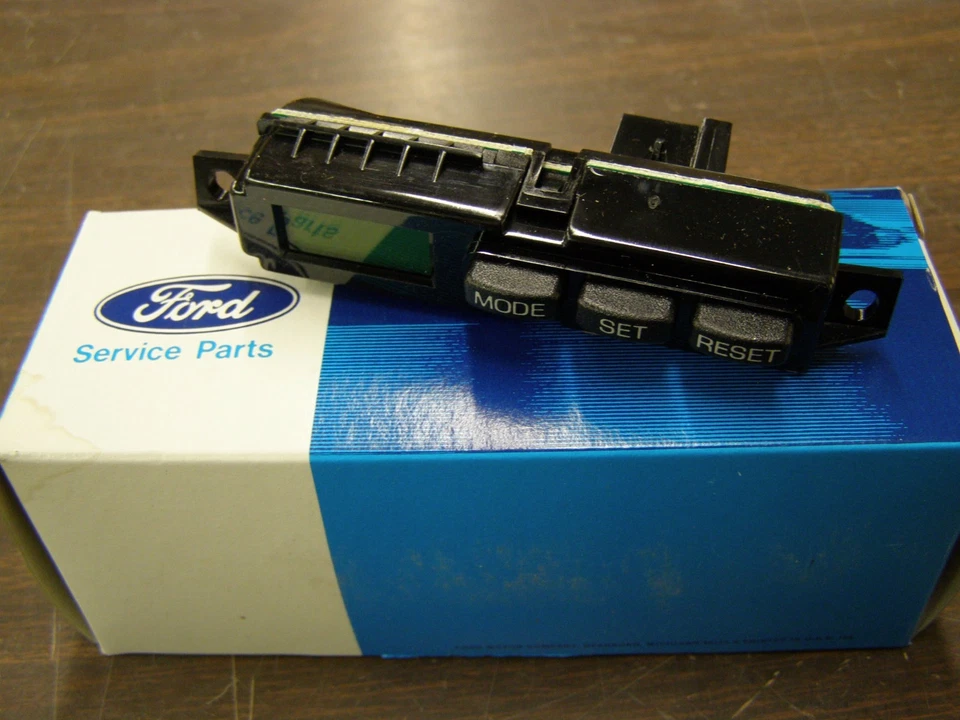 NOS OEM Ford 1989 - 1993 Lincoln Continental Dash Clock 1990 1991 1992 - Image 1 of 1