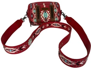 Wrangler Red Multicolor Aztec Detachable Strap Inner Pockets Crossbody Bag NWOT - Picture 1 of 8