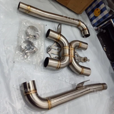 Tubo medio escape moto Triumph Bonneville T100 T120 2024 2023 2022 2021 Foto 1 de 4