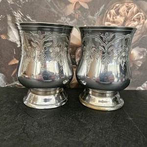 Vintage versilberte Kelche 4" geätzte Blumen Tassen-2er Set-Barware Dekor - Bild 1 von 9