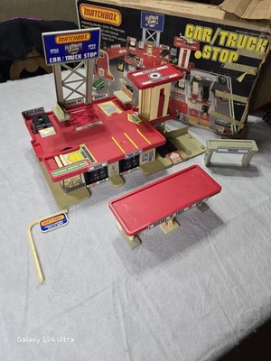 Vintage Matchbox Highway Express Car/Truck Stop 1983 Playset Missing Parts - Image 1 of 4