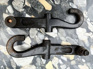 OEM Tow Hooks 1999-2007 Silverado Sierra 2500 3500 HD - Foto 1 di 3