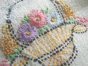 Toalla vintage años 30 bordada flor cesta lino 17x27" floral - Imagen 1 de 5