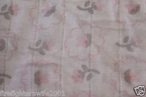 Manta Swaddle Designs Rosa Gris Flores Nueva con etiquetas - Imagen 1 de 4
