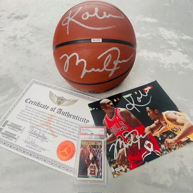 Baloncesto tamaño completo firmado por Michael Jordan Kobe Bryant con tarjeta de ADN PSA Foto 1 de 4
