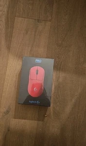 Geöffnete Logitech PRO X SUPERLIGHT Gaming-Maus - Rot - Bild 1 von 6