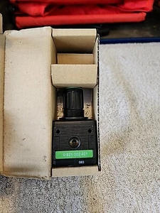 BOSCH 0 821 302 401 / 0821302401 PRESSURE REGULATOR NEW - Picture 1 of 6