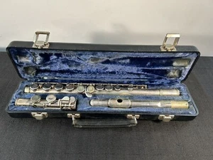 Elkhart Armstrong Model 104 Student Flute with Selmer Case - Picture 1 of 15