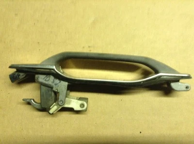 91 90 89 88 87 86 85 84 Mercedes 420SEL 560SEL Tirador de manija de puerta exterior M17 Foto 1 de 4