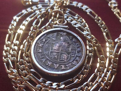 1660 年代西班牙 Maravedis 镀金吊坠 24 英寸镀金链。 — 第 1/4 张图片