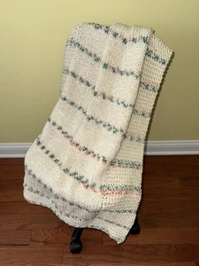 Handgefertigte gestrickte Babydecke oder Schoßdecke 26" x 34" - Bild 1 von 2