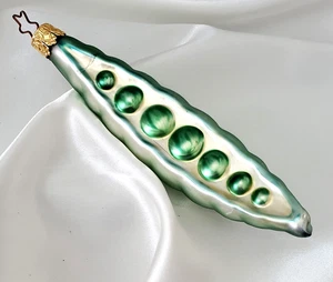 RETIRED INGE GLAS - 'OLD WORLD CHRISTMAS' - 5" PEAPOD ORNAMENT - MADE IN GERMANY - Picture 1 of 9