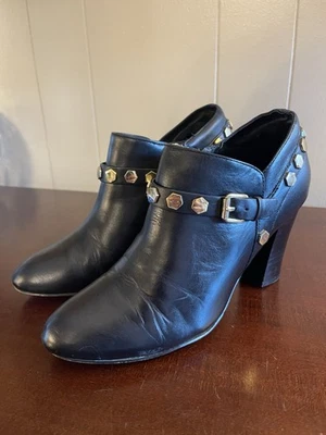 Botines Isola de cuero negro para mujer talla 6 dorados hexagonales tachonados Foto 1 de 4