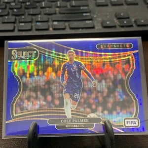 2024-25 Panini Select FIFA #8 Cole Palmer Snapshots Blue Pulsar Prizm - Bild 1 von 2