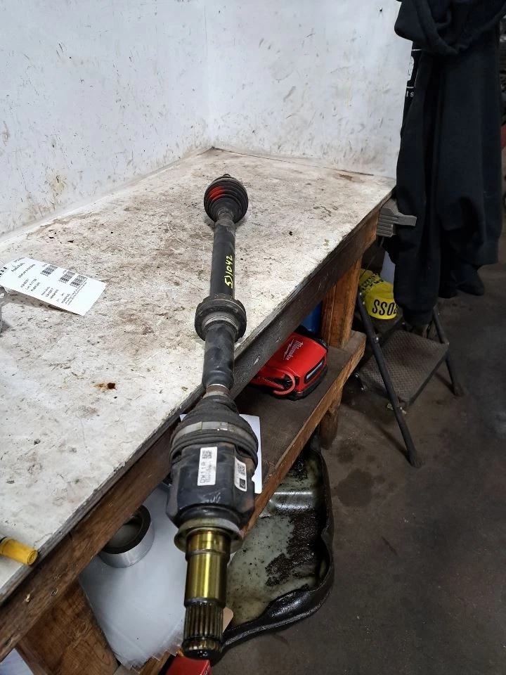 Eje lateral pasajero Rh/Cv eje C/V 2012 Prius Sku#4261691 Foto 1 de 4