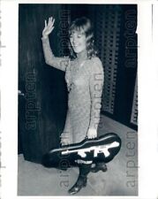 1971 New York Young Lady has The Godfather Game in Violin Like Case Press Photo