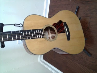 SIGMA SOOOM-18S GUITAR, ALL SOLID WOOD. NO DENTS OR SCRATCHES - Image 1 of 4