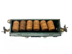 PREWAR LIONEL #902 O GAUGE TIN PLATE GONDOLA CAR with BARRELS - Picture 1 of 8