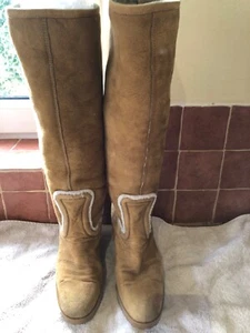 Gucci shearling boots size 6. Cognac colour. Used but still in good condition. - Picture 1 of 5