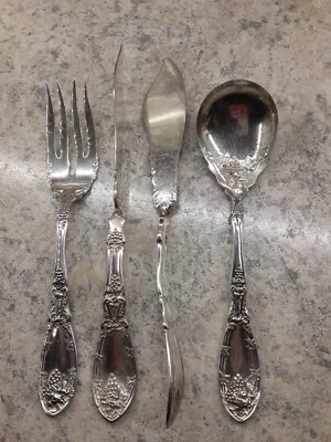 1881 Rogers A1 LaVigne 2 cuchillos de mantequilla retorcidos tenedor para servir cuchara de azúcar plateada Foto 1 de 4