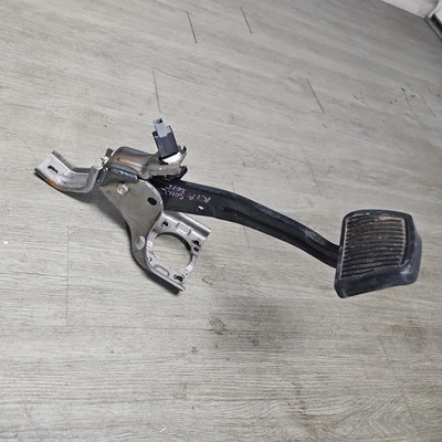 2014-2019  KIA SOUL BRAKE PEDAL ASSEMBLY OEM - Image 1 of 2