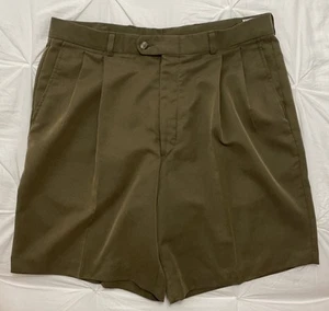 Pantaloncini corti uomo Linea Naturale taglia 35 verde oliva plissettati davanti - Foto 1 di 7