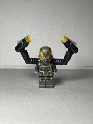 Lego Marvel Super Heroes Minifigure SH0189 Yellow Jacket - Image 1 of 4