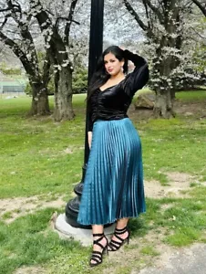 Designer blue Pleated skirt for women Flattering summer skirt - Brand new - Picture 1 of 11